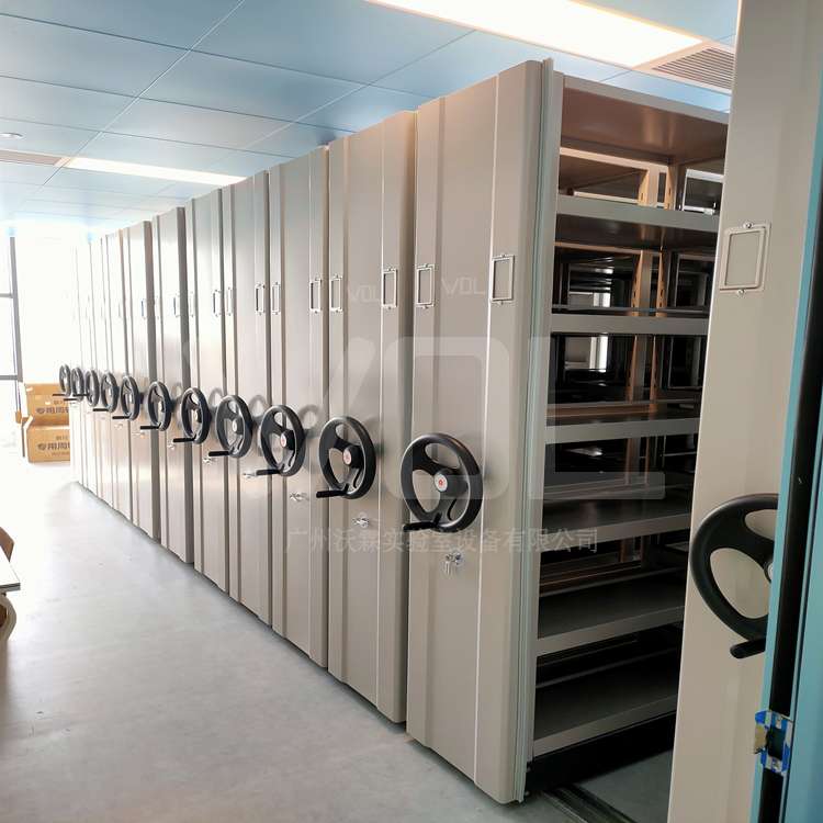 祝賀某公司車(chē)間實(shí)驗(yàn)室凈化工程完工投入使用！